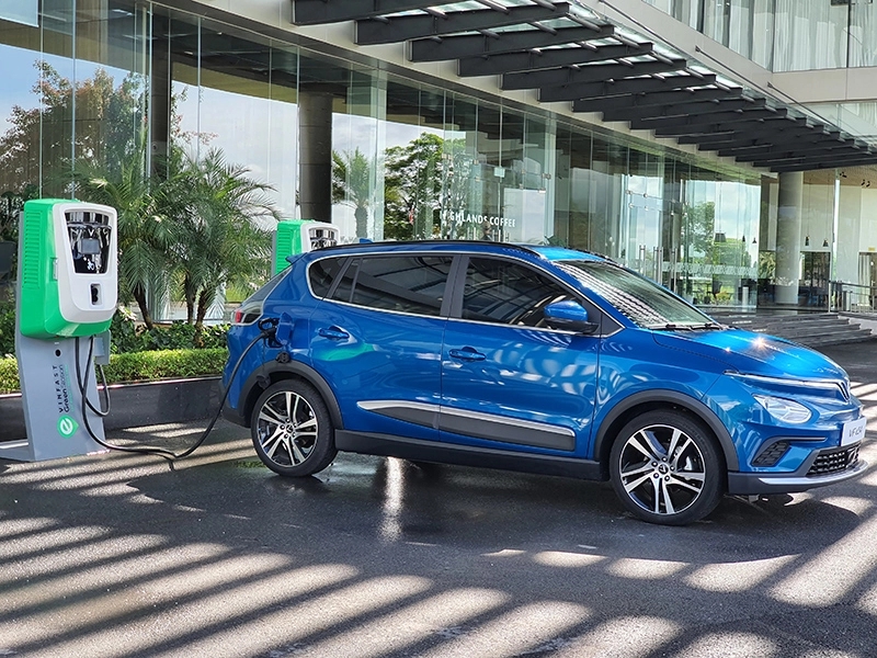 Xe ô tô điện sạc bao lâu thì đầy các yếu tố ảnh hưởng đến thời gian sạc - 1